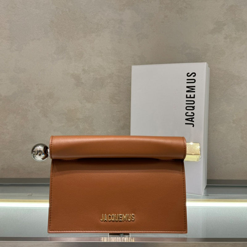 Jacquemus rond carre